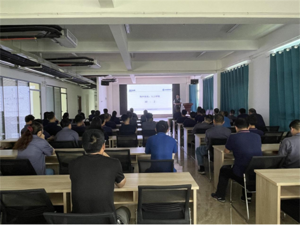 深藍(lán)機(jī)器纏繞包裝機(jī)廠家——“健康急救”專題講座順利召開(kāi) 深藍(lán)機(jī)器纏繞包裝機(jī)廠家——“健康急救”專題講座順利召開(kāi)