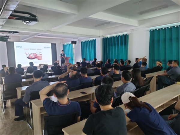 深藍(lán)機(jī)器纏繞包裝機(jī)廠家——“健康急救”專題講座順利召開(kāi) 深藍(lán)機(jī)器纏繞包裝機(jī)廠家——“健康急救”專題講座順利召開(kāi)