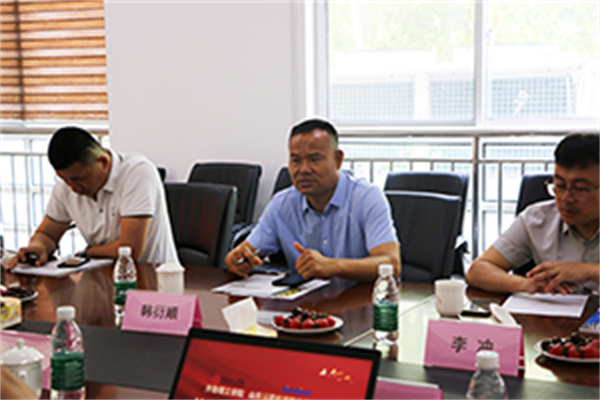 齊魯理工學(xué)院與山東深藍機器股份有限公司舉行校企合作簽約暨授牌儀式